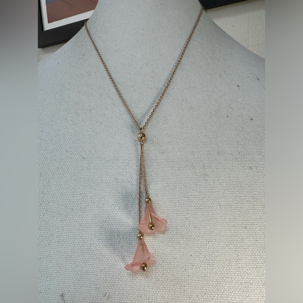 Vintage AVON frosted pink peace lily necklace